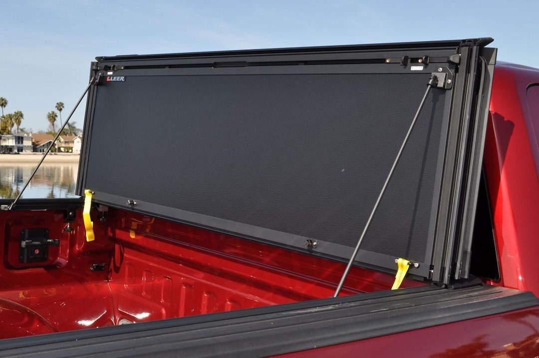 Leer Tonneau Cover, HF350M, Hard Folding, 2 Folds/ 3 Panels, Front Hinge Allows Entire Tonneau to Flip Up When Folded, Textured, Black Matte – 631301