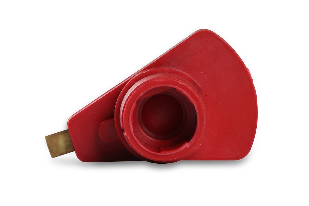 Mallory Distributor Cap, For Use with Mallory 23/ 24/ 25/ 27/ 50/ 57/ Dp/ Hp/ Yl Series Distributors, Non Adjustable, Bolt on, Red – 309