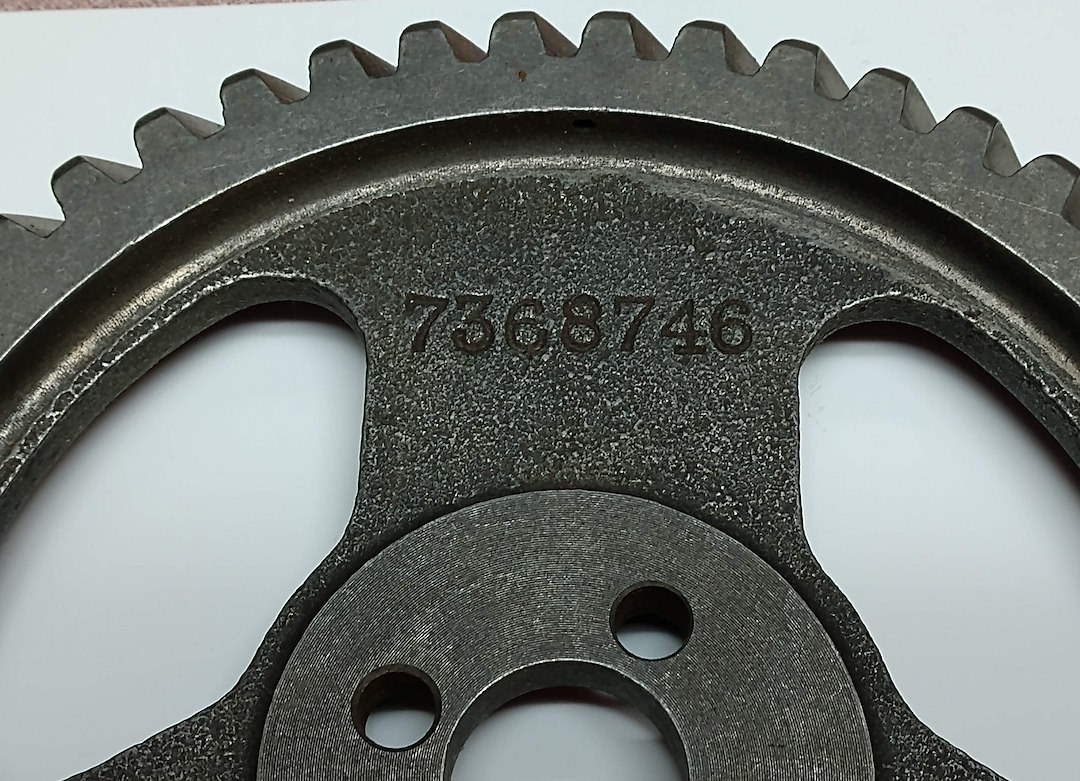 Melling Camshaft Timing Gear, Camshaft Bearing, Chain Driven, 50 Teeth, Cast Iron – 3600A