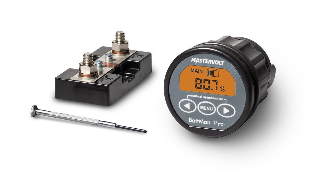 Mastervolt Battery Monitor, Battman Lite, Monitors Voltage/ State of Charge/ Amp Hours, 12/24 Volt DC Power Supply – 70405060