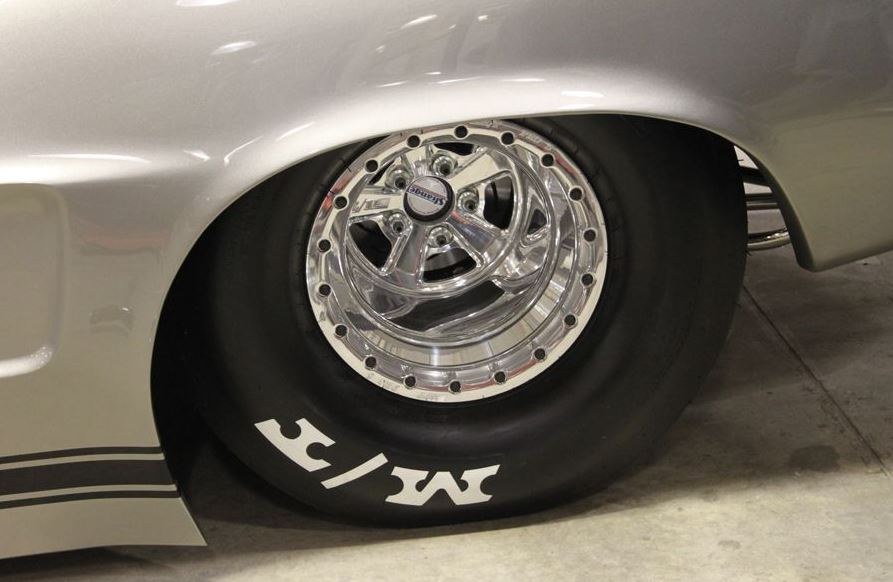 M.t. Drag Tire, Et Drag ®, P28.0 X 10.5-15W, Drag Race Use Only, Nylon, Bias Ply, M5 Medium Compound Good for General Use – 365093011