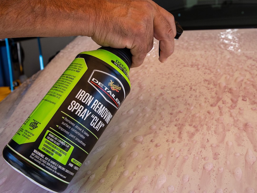 Meguiars Wax Detailing Spray, Detailer, Used to Remove Industrial Fallout and Iron Without Abrasives, Liquid, 32 Ounce Spray Bottle – DRTU200232