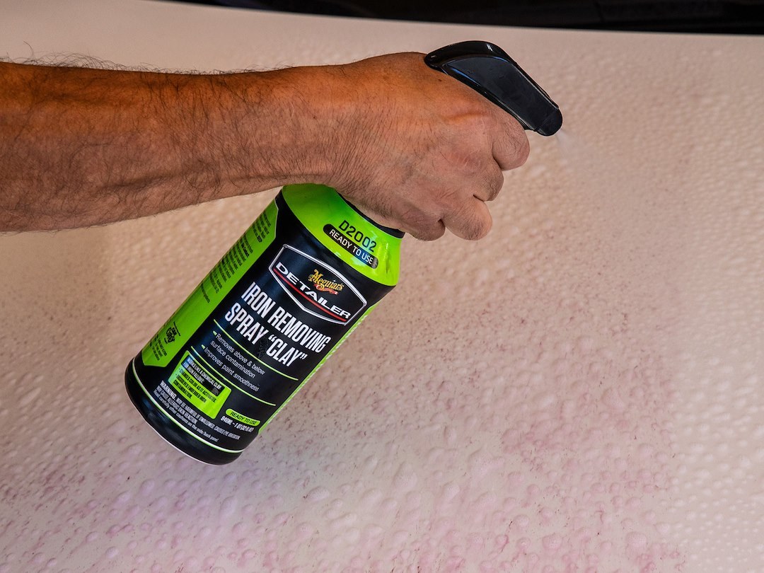 Meguiars Wax Detailing Spray, Detailer, Used to Remove Industrial Fallout and Iron Without Abrasives, Liquid, 32 Ounce Spray Bottle – DRTU200232