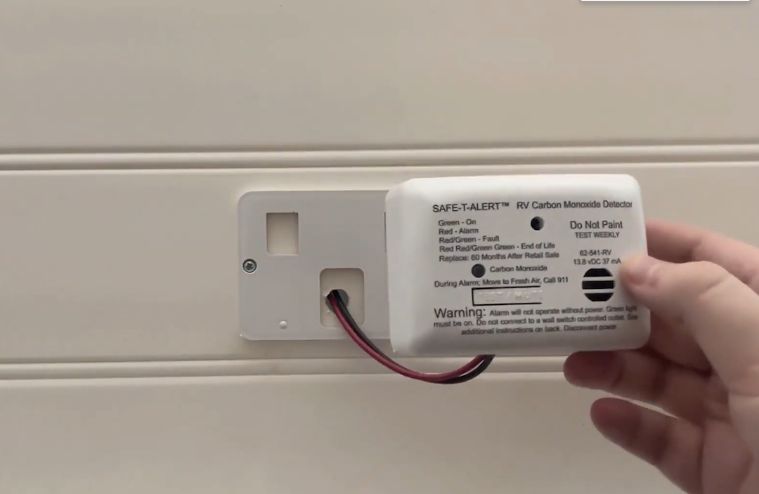 Mti Industry Carbon Monoxide Detector, Safe-T-Alert ™, Surface Mount Detector, Alerts to Leak with Beeping, Without Digital Display – 62-541-WT-MARINE