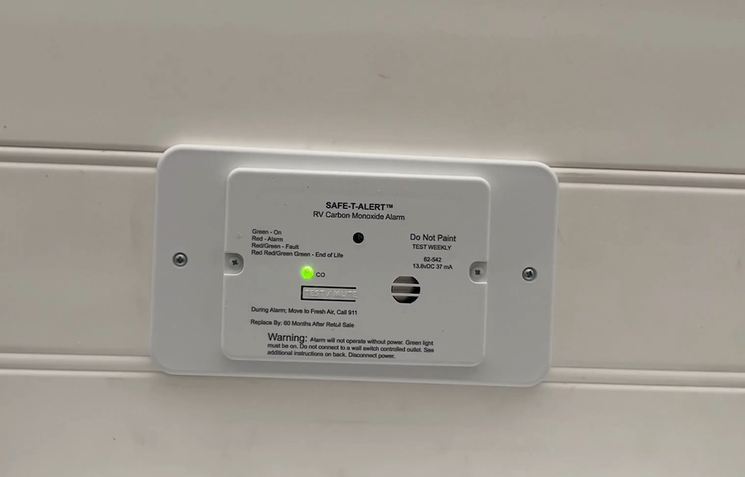 Mti Industry Carbon Monoxide Detector, Safe-T-Alert ™, Flush Mount Detector, Alerts to Leak with Beeping, Without Digital Display – 62-542-WT-MARINE