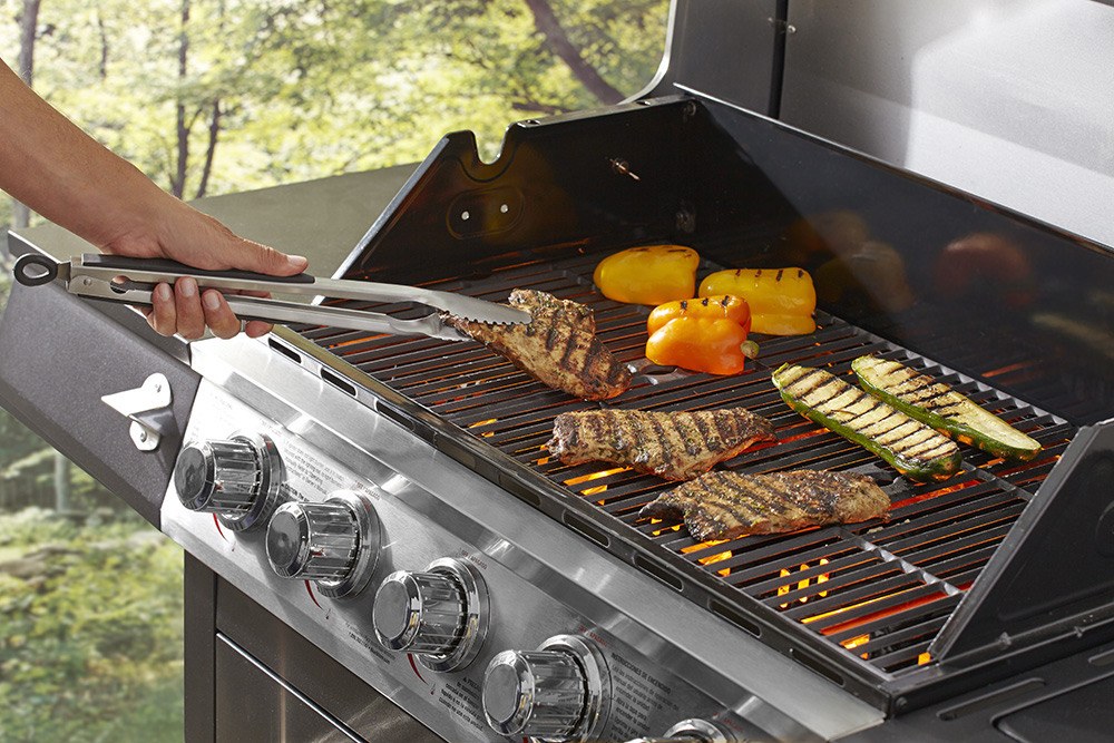 Mr.bar B-Q Barbeque Grill Utensil, 2 Piece Barbeque Tool Set, Stainless Steel with Rubber Handle, With 2-IN-1 Spatula and Locking Tongs – 02939Y