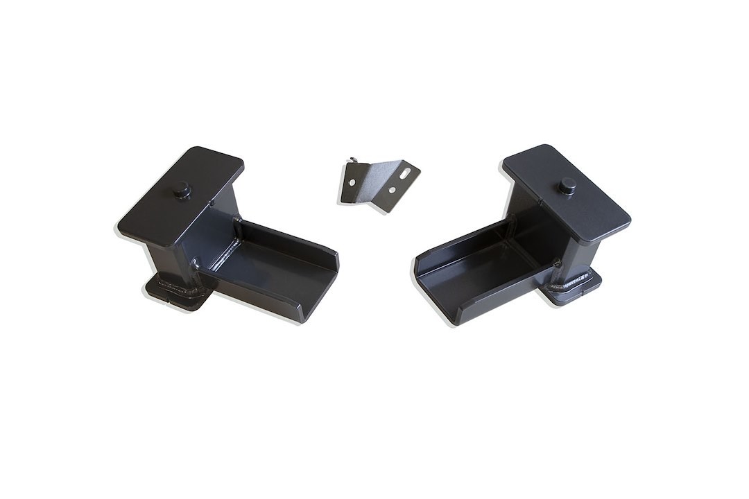 MaxTrac Suspension Leaf Spring Block Kit, 4 Inch Block Height, Cast Iron, With 2 Blocks/ 4 U Bolts – 903340