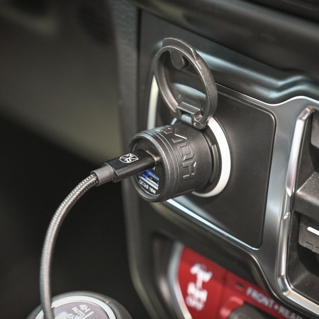 Mob Armor USB Outlet, Voltage Series, Vehicle Use, Wired, Cigarette Lighter Plug-IN – ACC-USB-QCPD