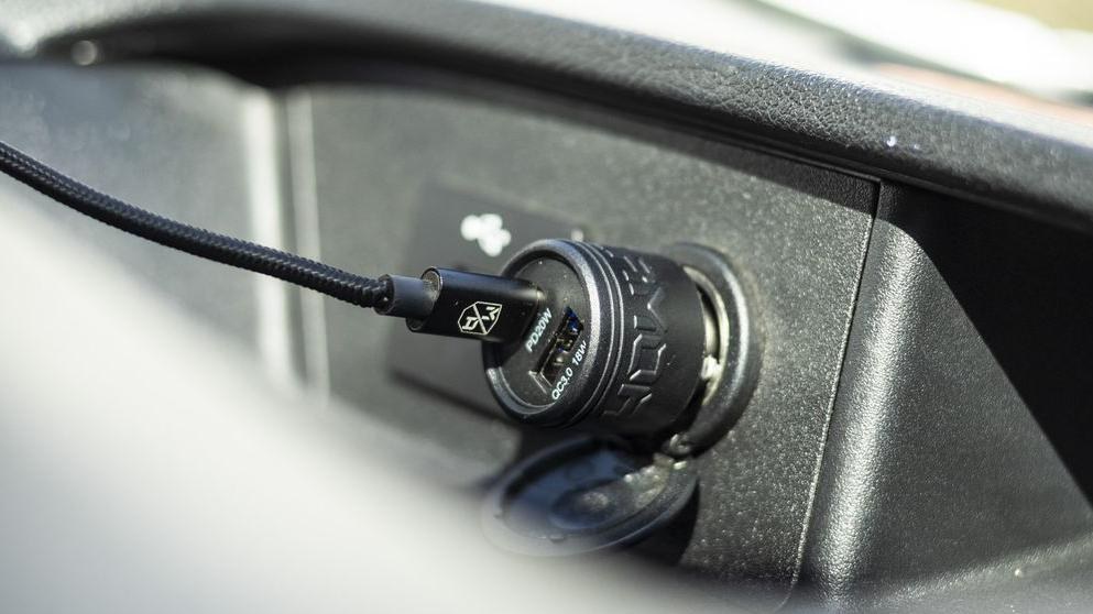 Mob Armor USB Outlet, Voltage Series, Vehicle Use, Wired, Cigarette Lighter Plug-IN – ACC-USB-QCPD