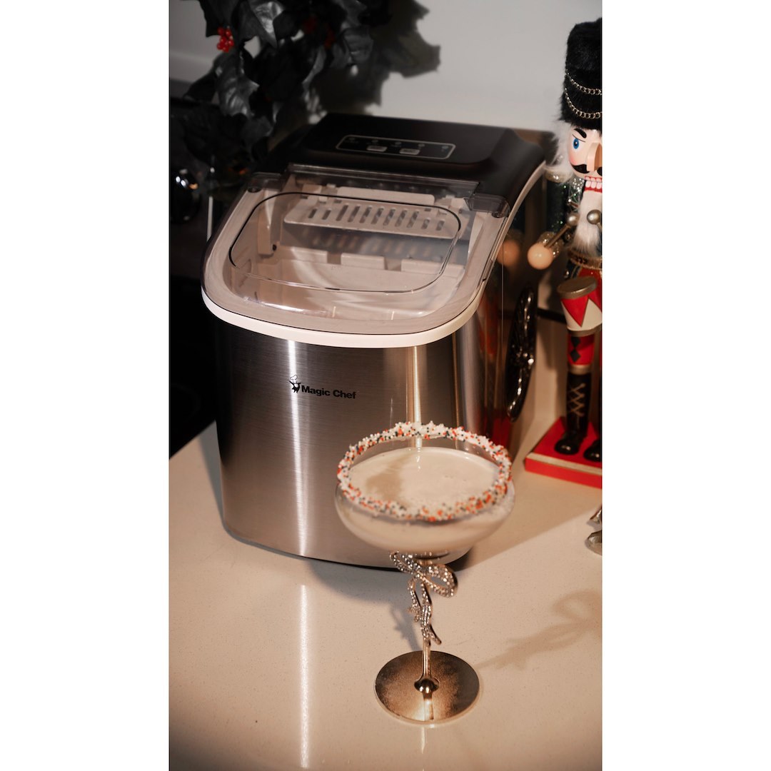 Magic Chef Ice Machine, Portable, 8.7 Inch Width X 11.4 Inch Height X 11.6 Inch Depth Overall Dimension – MCIM27ST