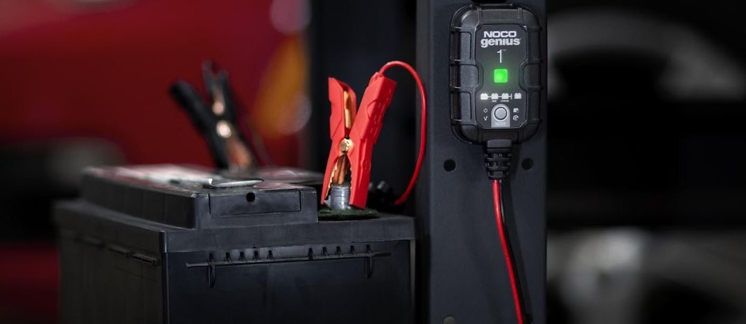 Noco Battery Charger, For 6 Volt/ 12 Volt Batteries, 120 to 240 Volt AC/ 50 to 60HZ, 9 Step Fully Automatic – GENIUS1