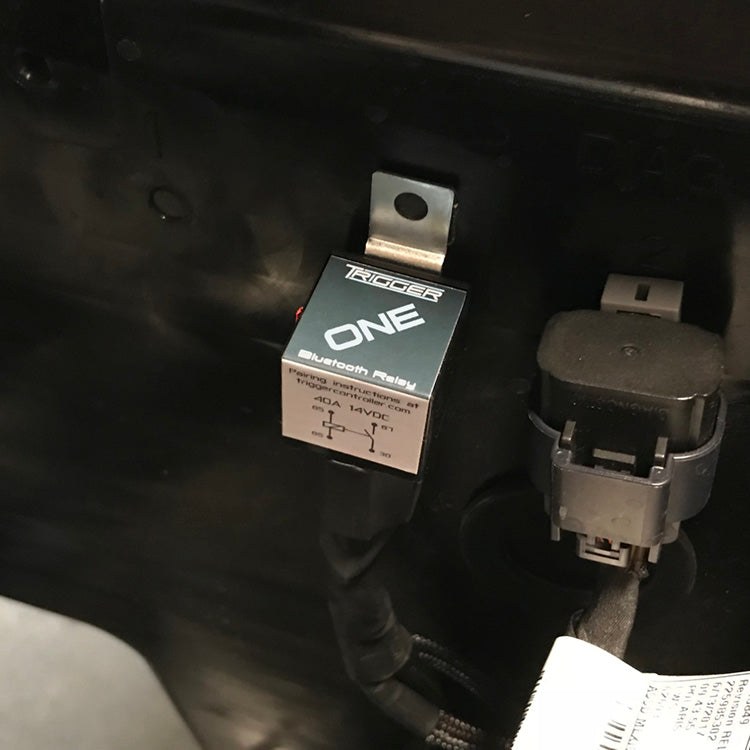 Oracle Lighting Bluetooth Interface Module, Trigger, For Accessory Control Functions Like on/ Off/ Dim/ Strobe, Can Supply Up to 30 Amp Signal – 4001