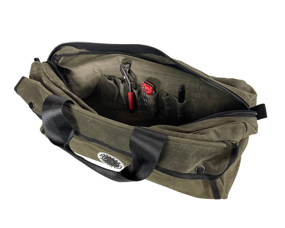 Overland Vehicle Systems Gear Bag, Duffel Style, Small, With Pockets, With Zipper, With 1 Shoulder Strap and 1 Carrier Handle – 21169941