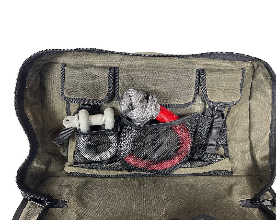 Overland Vehicle Systems Gear Bag, Recovery Style, Large, With Pockets, With Zipper, With 1 Shoulder Strap and 1 Carrier Handle – 21179941