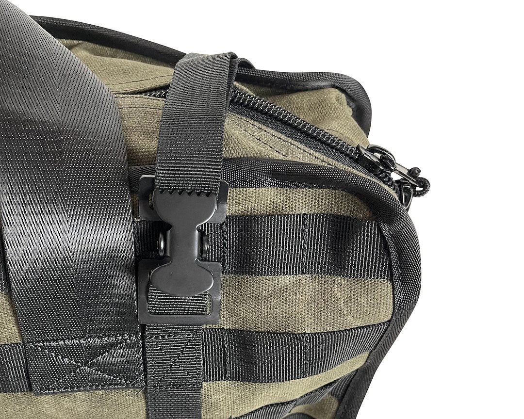 Overland Vehicle Systems Gear Bag, Recovery Style, Large, With Pockets, With Zipper, With 1 Shoulder Strap and 1 Carrier Handle – 21179941