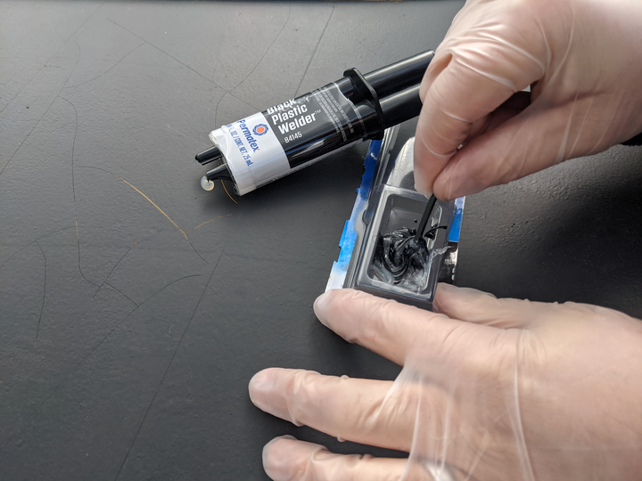Permtx-Lockt Epoxy, Plastic Welder ™, 0.84 Ounce Syringe – 84145