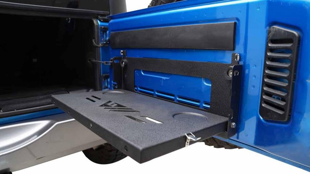 Paramount Tailgate Table, Bolt-On Mount, Folding, Powder Coated, Black, Steel – 81-10105