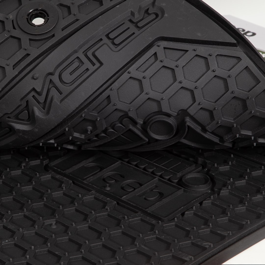 Plasticolor Floor Mat, Black, Direct-Fit, Jeep Logo, Rubber, 2 Piece – 001803R01