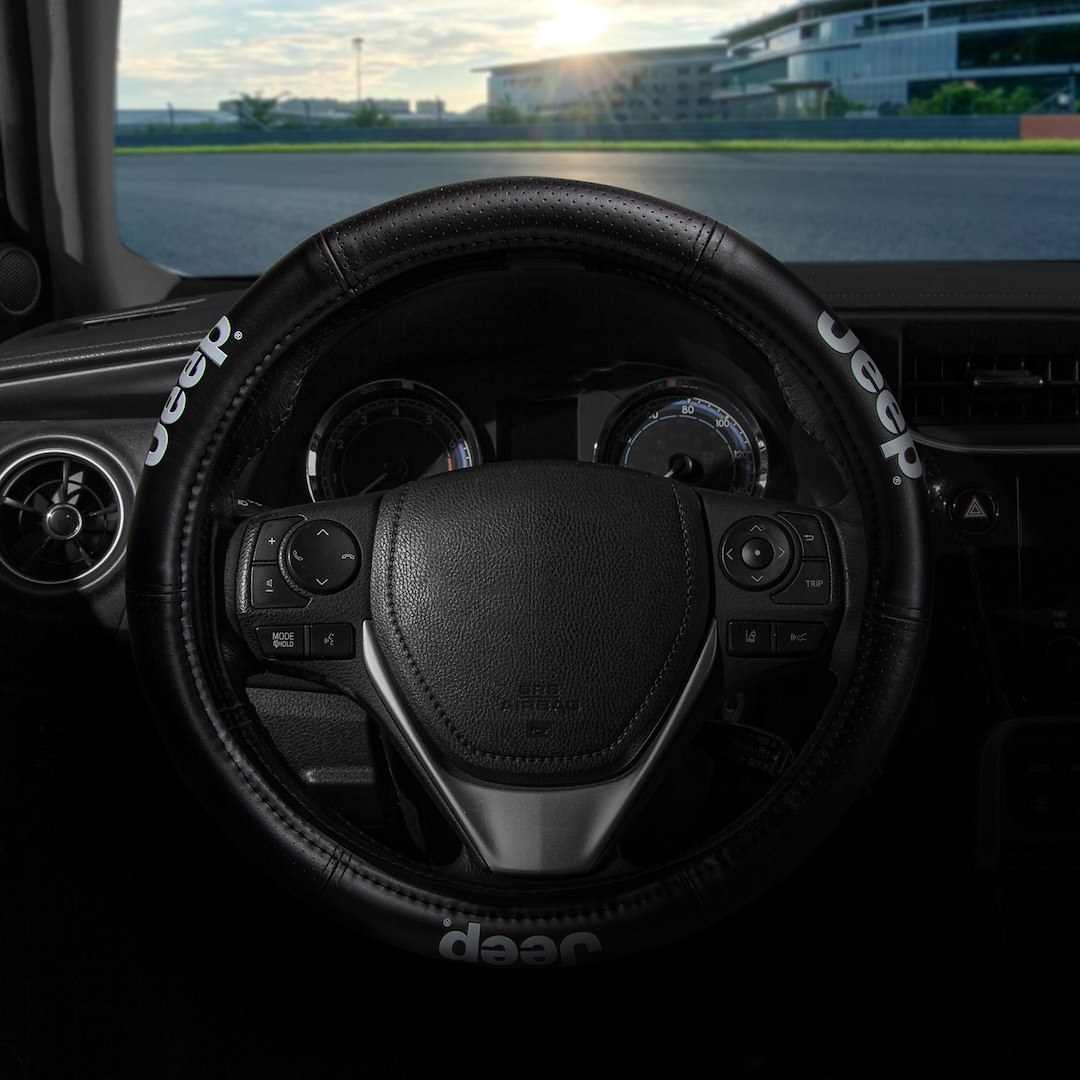 Plasticolor Steering Wheel Cover, Elite Series, For 14-1/2 to 15-1/2 Inch Wheels, Jeep Logo, Black, Rubber – 006729R01