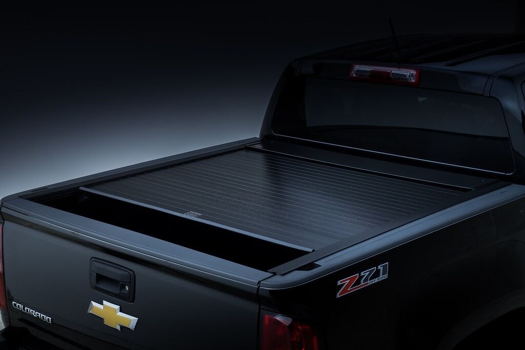 Pace Edwards Tonneau Cover, Jackrabbit ®, Manual Retractable, Lockable Using Tailgate Handle Lock, Black Matte, Armortek Coated Aluminum – M-JRFA31A62