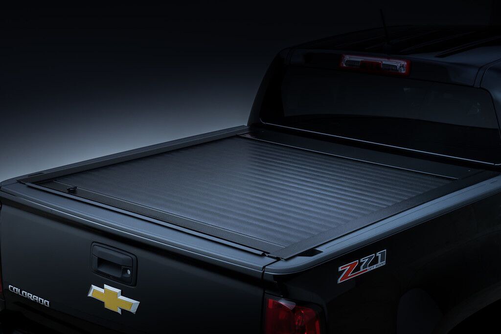 Pace Edwards Tonneau Cover, Jackrabbit ®, Manual Retractable, Lockable Using Tailgate Handle Lock, Black Matte, Armortek Coated Aluminum – M-JRFA31A62