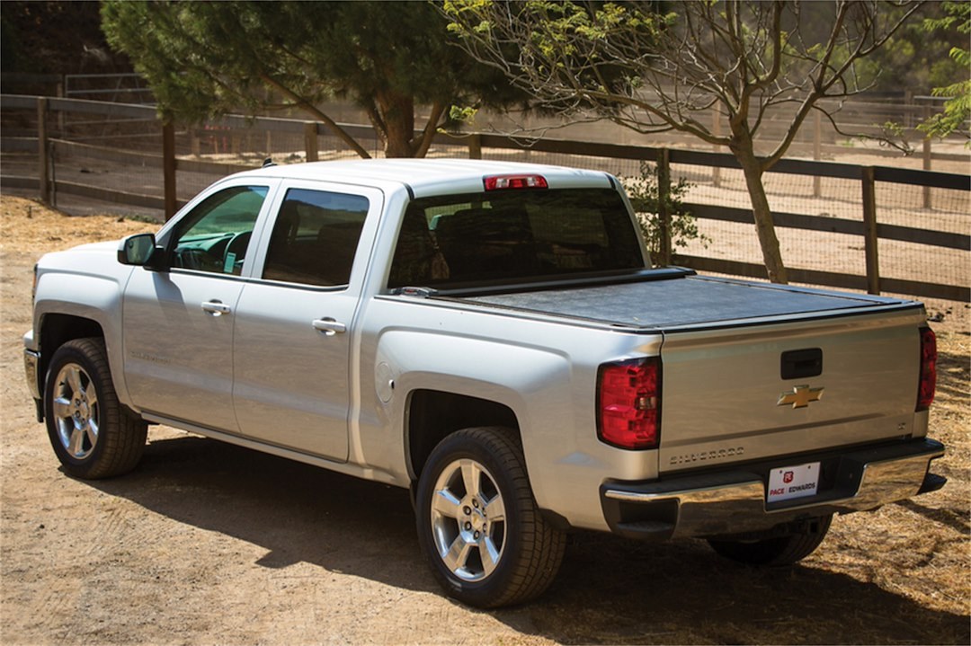 Pace Edwards Tonneau Cover, Switchblade, Manual Retractable, Lockable Using Tailgate Handle Lock, Black Matte, Aluminum – SWN182