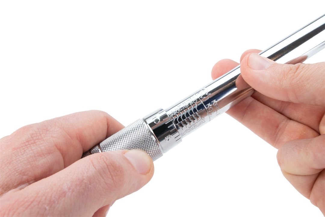 Performance Tool Torque Wrench, Clicking Type, 1/4 Inch Drive, 20-200 Inch Pound Torque Range, Chrome Plated, Alloy Steel – M201
