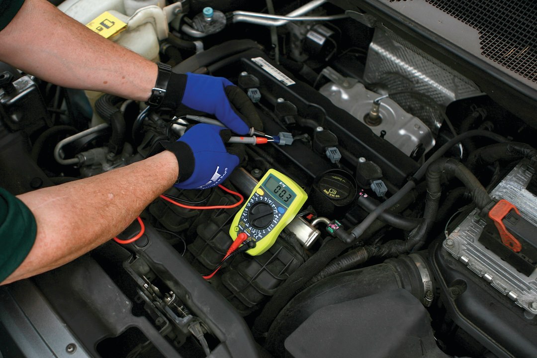 Performance Tool Voltmeter Tool, Used to Verify Voltage on Engine Sensors/ Ignition/ Fuel Systems/ Charging Systems – W2969