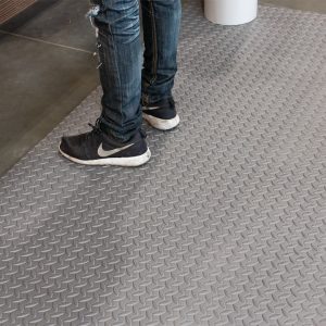 Performance Tool Floor Mat, Cut-To-Fit/ 93 Inch Length X 46 Inch Width X 9/32 Inch Thickness, Diamond Plate Design, 1 Piece – W88981