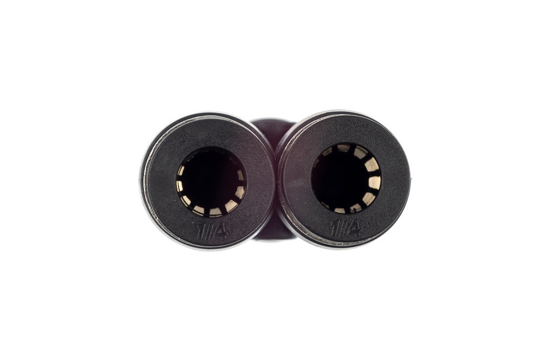 Redhorse Performance Vacuum Hose Fitting, -4 AN Hose, Push to Connect, Y Connector, Black, Single – 4730-04-04-2