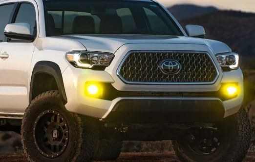 Rigid Industries Driving/ Fog Light, 360 Series, LED Bulb, SAE Selective Yellow LED, 4 Inch Round, 30 Watt Bulbs Amp Draw 2.14 Amp, Fog Beam – 37101