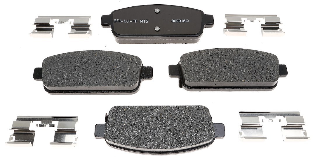 Raybestos R-Line Brake Pad, Ceramic, Fmsi Number D1468-8668, 0.635 Inch Thickness, With Mounting Hardware – MGD1468CH