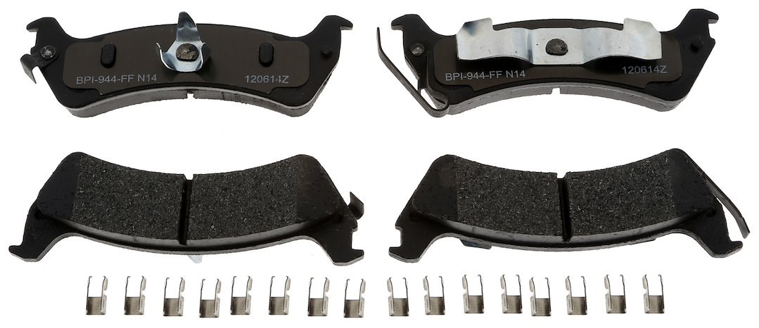 Raybestos R-Line Brake Pad, Metallic, Includes Mounting Hardware – MGD666MH