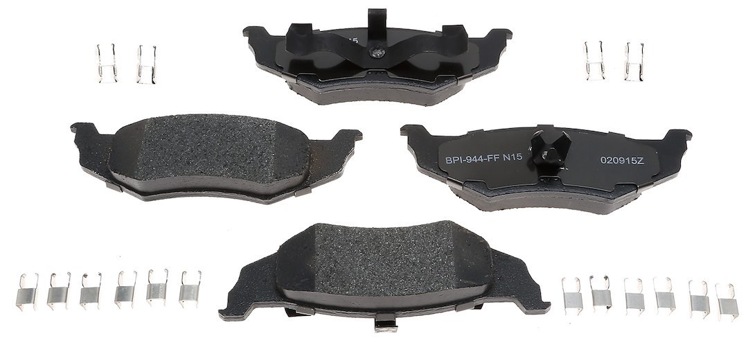 Raybestos R-Line Brake Pad, Metallic, Includes Mounting Hardware – MGD782MH