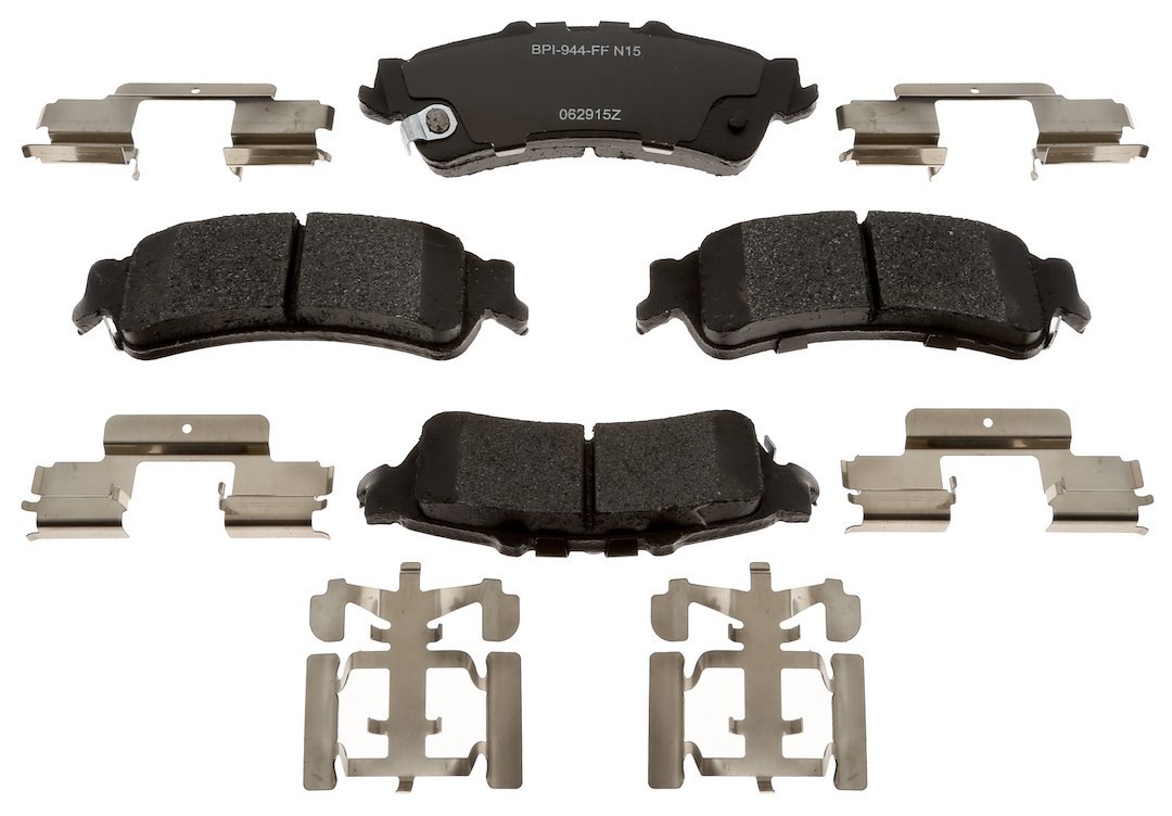 Raybestos R-Line Brake Pad, Metallic, Includes Mounting Hardware – MGD792MH