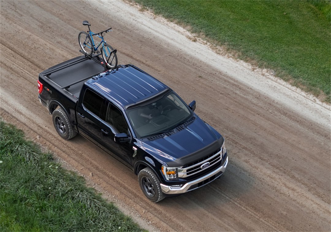 Roll N Lock Tonneau Cover, A-Series Xt ™, Manual Retractable, Low Profile, Black Powder Coated, Aluminum – 151A-XT