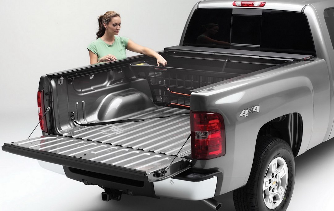 Roll N Lock Bed Cargo Divider, Cargo Manager ®, Works with Roll N Lock Retractable Tonneau Cover, Black, Aluminum, Flip-Up – CM802