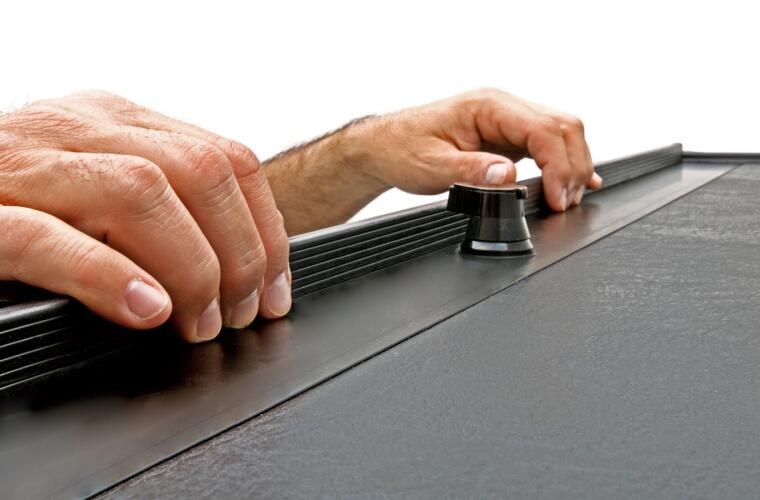 Roll N Lock Tonneau Cover, M-Series™, Manual Retractable, Lockable, Black, Vinyl – LG222M