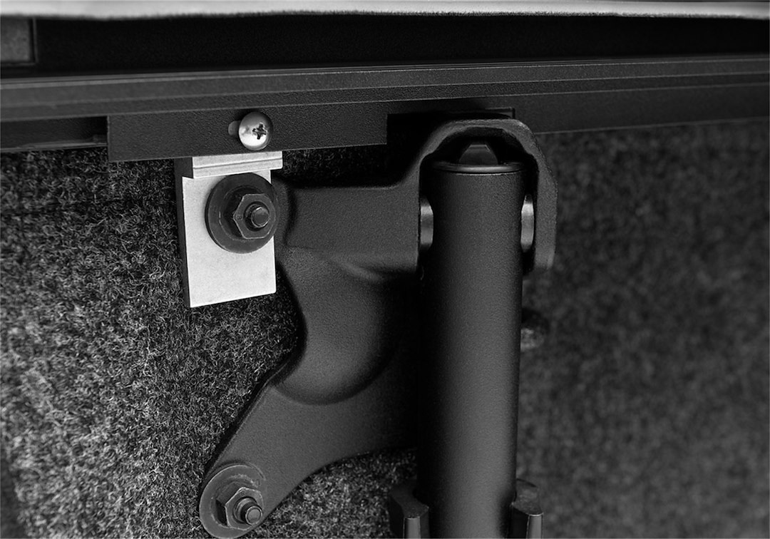 Roll N Lock Tonneau Cover, M-Series™, Manual Retractable, Lockable, Black, Vinyl – LG223M