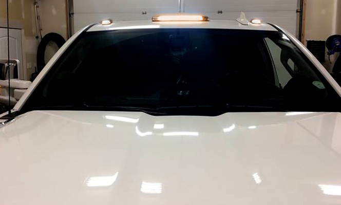 Recon Accessories Roof Marker Light – LED, Direct Fit OEM Style, Smoke Lens, Amber Bulb, With 1 Center Bar and 2 Single Lights – 264157BK