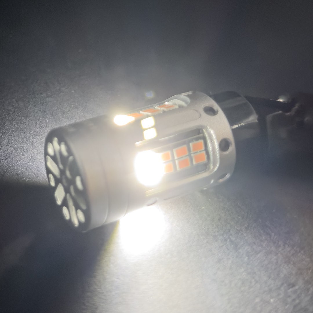 Recon Accessories Turn Signal Light Bulb, 3157 Ultra High-Power LED Bulb, Switchback Amber with White Running Lights, Set of 2 – 264220CBWA
