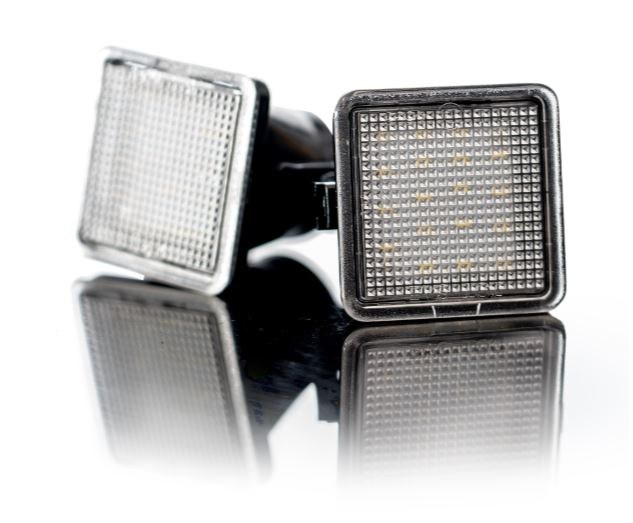 Recon Accessories License Plate Light, LED, OEM Mount, White LED, Chrome Housing – 264908