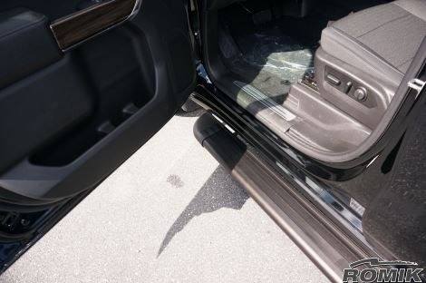 Romik USA Running Board, RB2-T Series, Anodized Black, Aluminum, With Black End Caps, Unlighted, Rocker Panel Mount, 450 Pound Capacity – 20043419