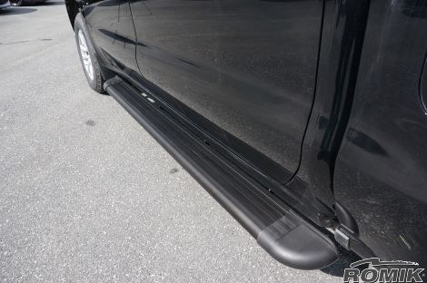 Romik USA Running Board, RB2-T Series, Anodized Black, Aluminum, With Black End Caps, Unlighted, Rocker Panel Mount, 450 Pound Capacity – 20043419