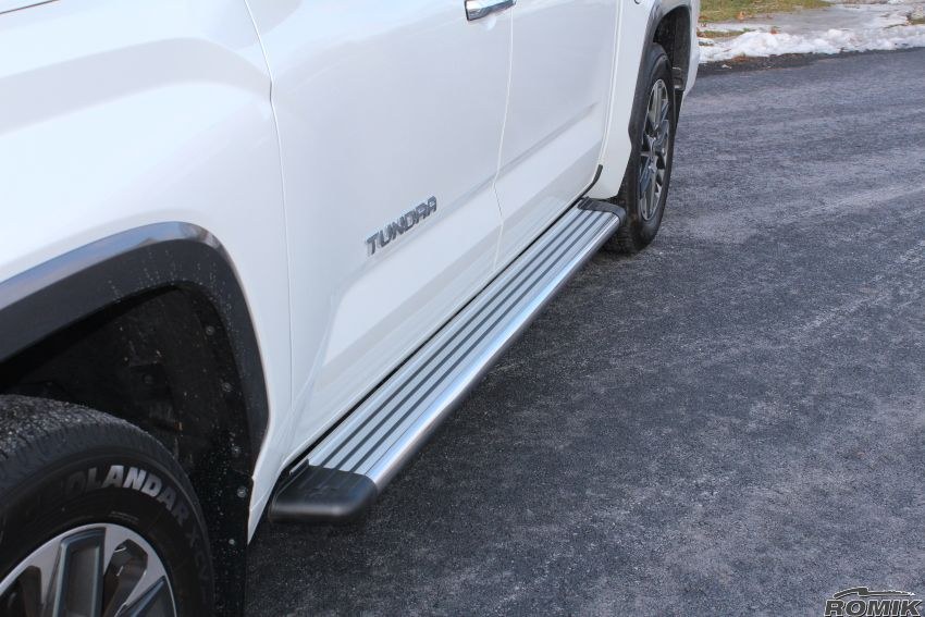 Romik USA Running Board, RB2 Series, Polished, Silver, Aluminum, Unlighted, 450 Pound Capacity, With Mounting Bracket/ Hardware – 21728418