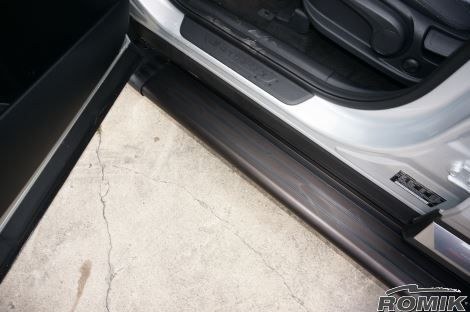 Romik USA Running Board, RB2 Series, Anodized Black, Aluminum, With Black End Caps, Unlighted, Rocker Panel Mount, 450 Pound Capacity – 22215419
