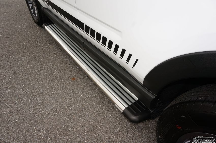 Romik USA Running Board, RB2 Series, Polished, Aluminum, Unlighted, 450 Pound Capacity, With Mounting Bracket/ Hardware – 22393418