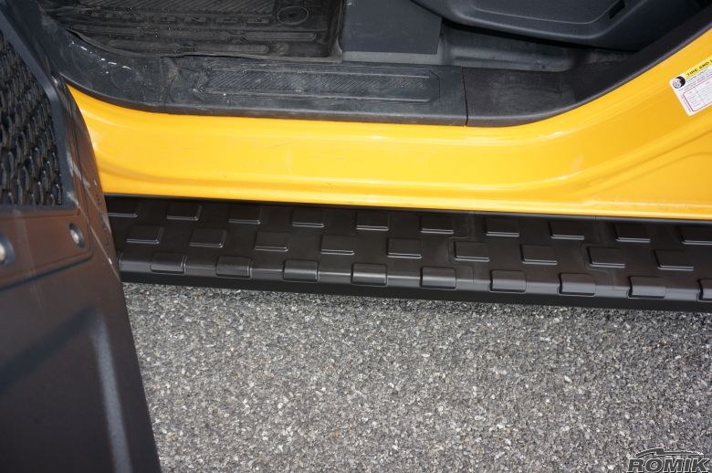 Romik USA Running Board, Rec Series, Anodized, Black, Aluminum, Unlighted, 300 Pound Capacity, With Mounting Bracket/ Hardware – 52388419