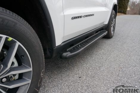 Romik USA Running Board, Ral Series, Black Powder Coated, Aluminum, With Black Powder Coated End Caps, Unlighted, 400 Pound Capacity – 61309419