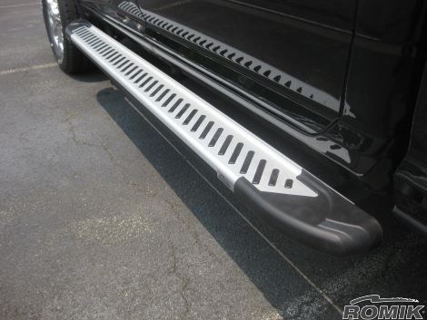 Romik USA Running Board, Ral-T Series, Polished, Silver, With Black End Caps, Aluminum, Unlighted, 450 Pound Capacity – 61345418
